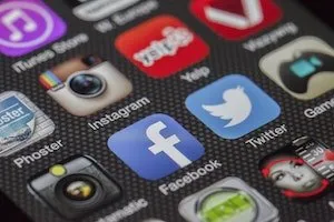 Different social media apps on the phone
