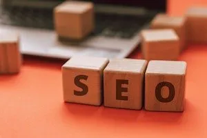 Cubes that make the word SEO