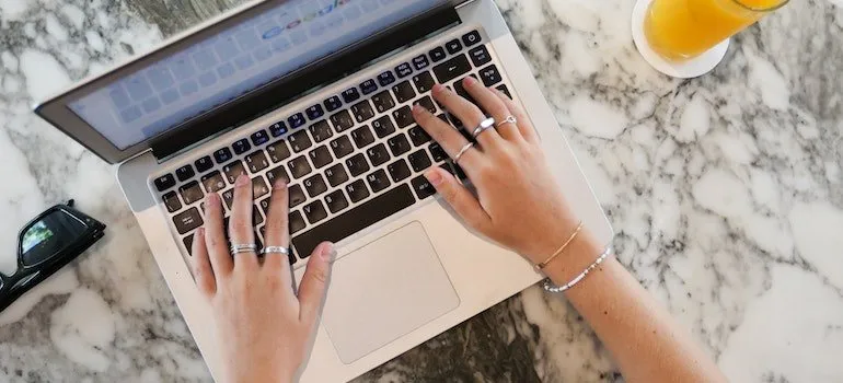 tying on a keyboard
